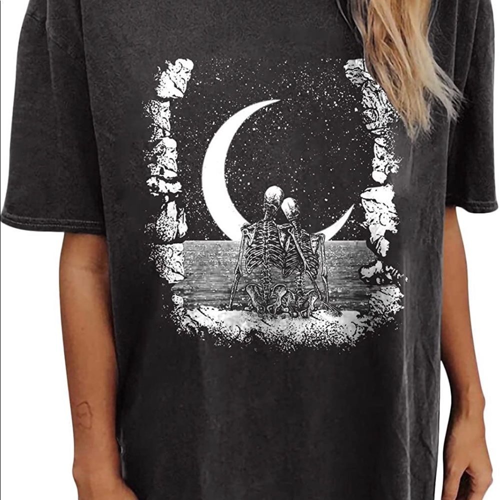 Skeleton lovers graphic t shirt